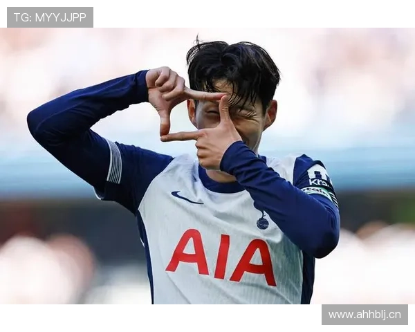 孙兴慜标志性“拍照”庆祝动作引关注