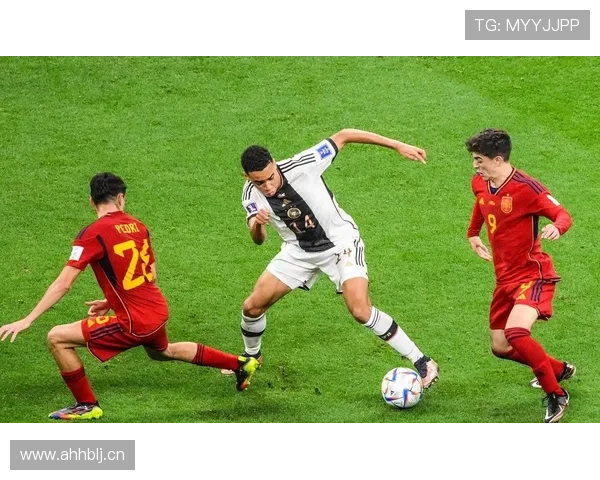 加维：对比佩德里——对抗型与控场型中场分野