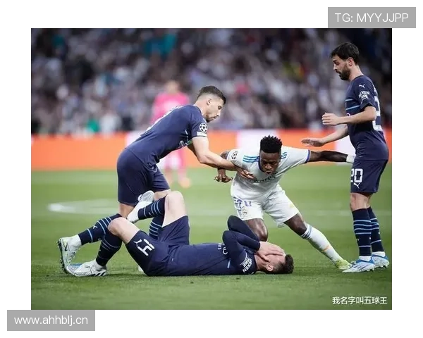 曼城进攻结构变化:从中路集中取代边中结合,战术重心明显内收 曼城进攻结构变化:从中路集中取代边中结合,战术重心明显内收