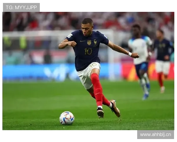 姆巴佩 vs 贝尔：速度爆发与实战应用对比