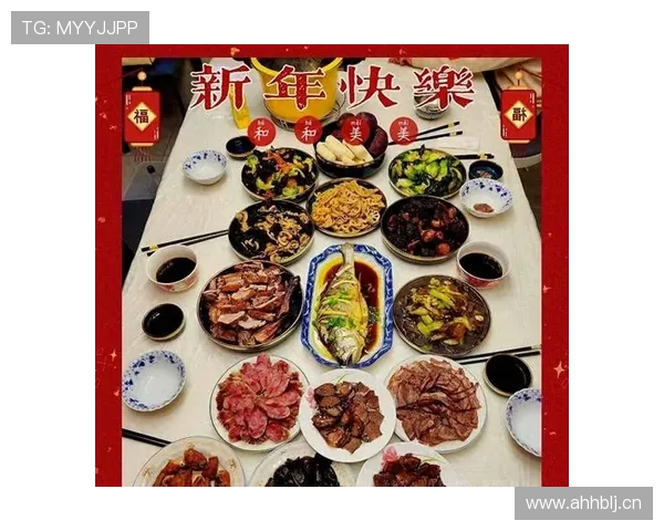 张常宁在家吃顿饭，光配菜就摆了八道